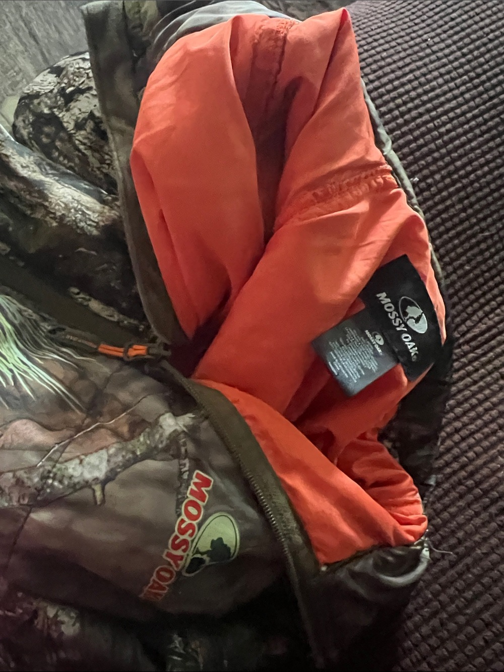 Mossy Oak ladies Camo Puffer Jacket with Olive Side Panels - Picture 5 of 5
